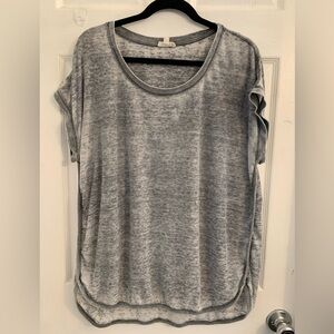 Jane and Delancey Women’s Heather Gray Scoop Neck Short Sleeve Top. Size XL $10